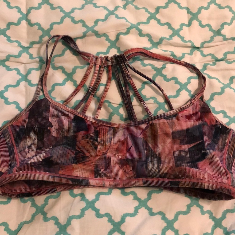 Lululemon sports bra size 8